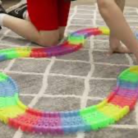 QVC Twister Tracks Glow-in-the-Dark Track Set Car Track Set ExtentionTrack - Picture 5 of 14